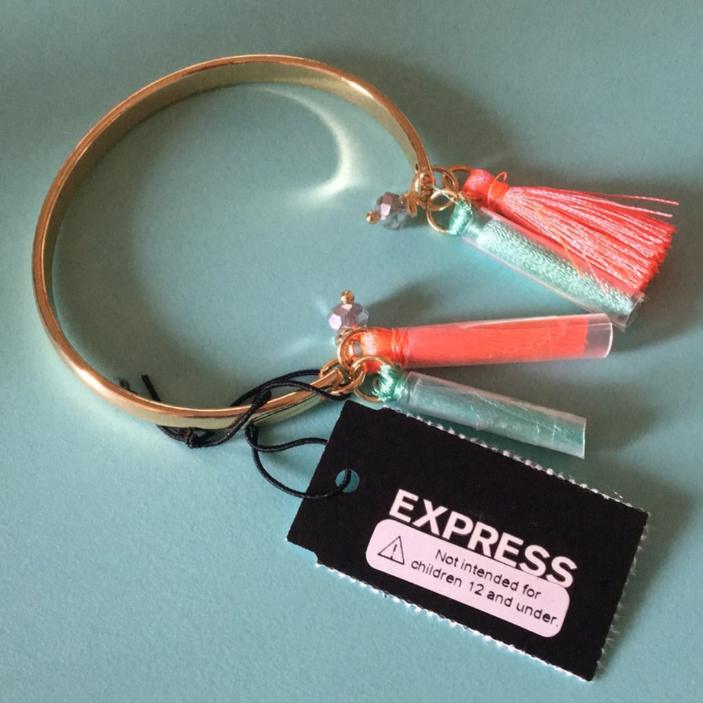 BNWT Express bracelet❤️ - Picture 3 of 3